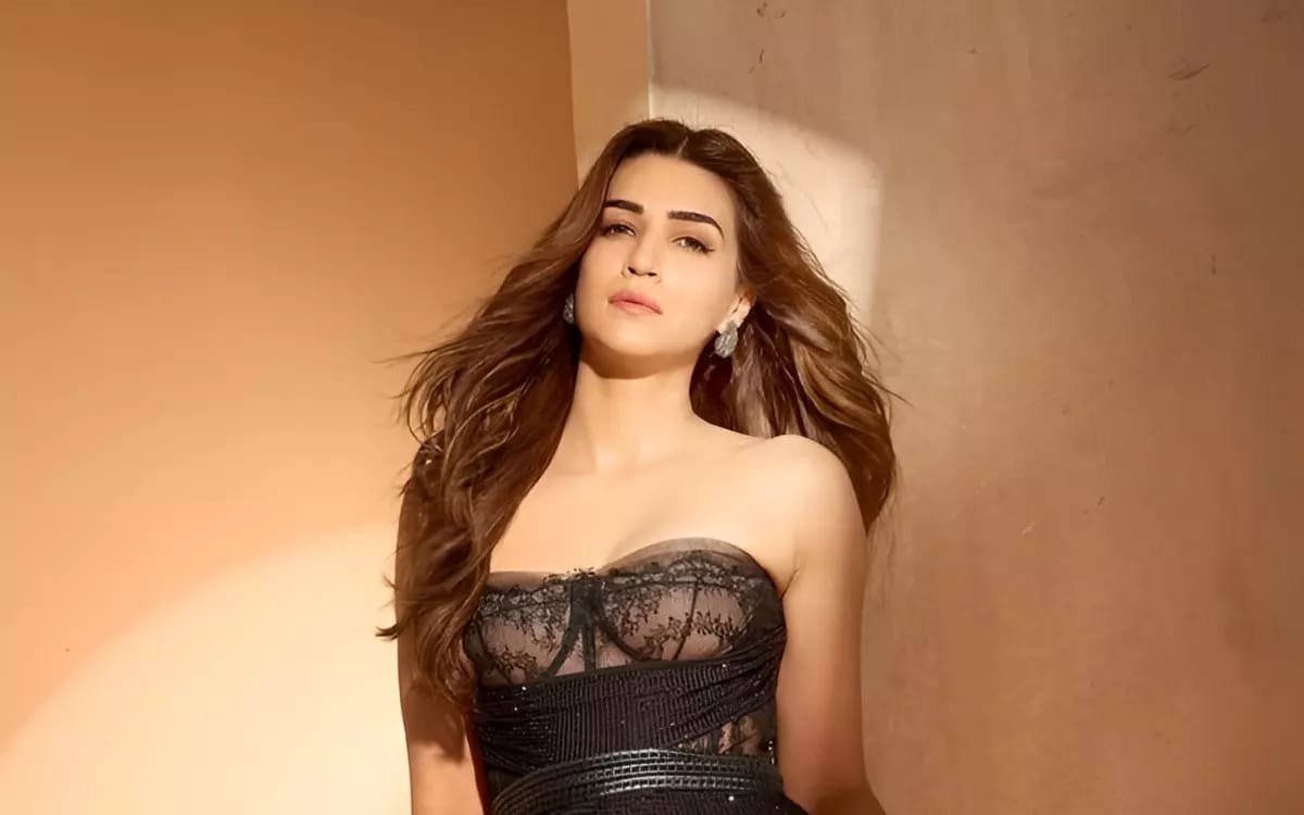 రష్మిక మందన్నతో పాటు కాక్టెయిల్ 2లో బోల్డ్ పాత్రతో కృతి సనన్ అదరగొట్టింది