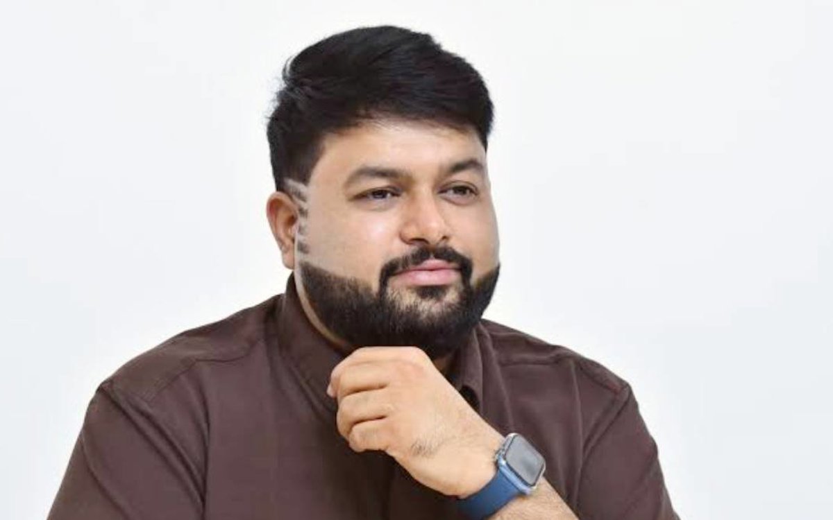 ఇది అధికారికం - త్రివిక్రమ్ 'గాడ్ ఆఫ్ వార్' సినిమాకి తమన్ సంగీతం అందిస్తున్నాడు.