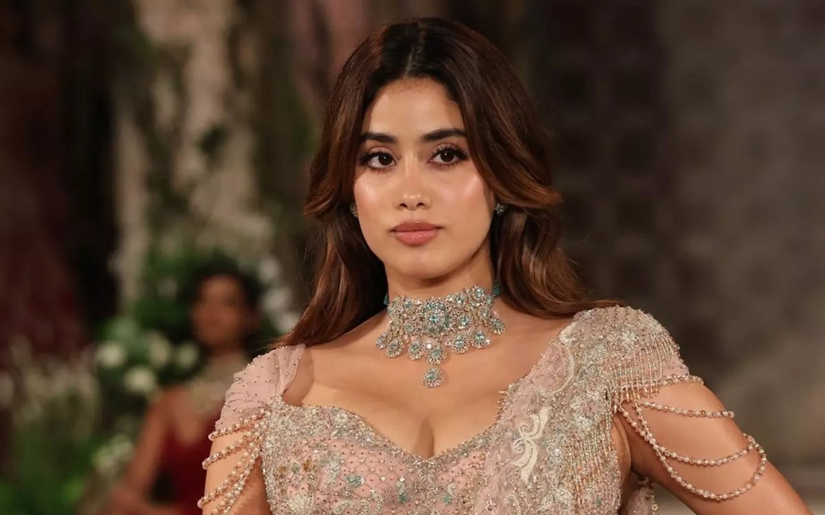 Janhvi Kapoor Opens Up on Early Media Sexualization Ahead of Peddi
