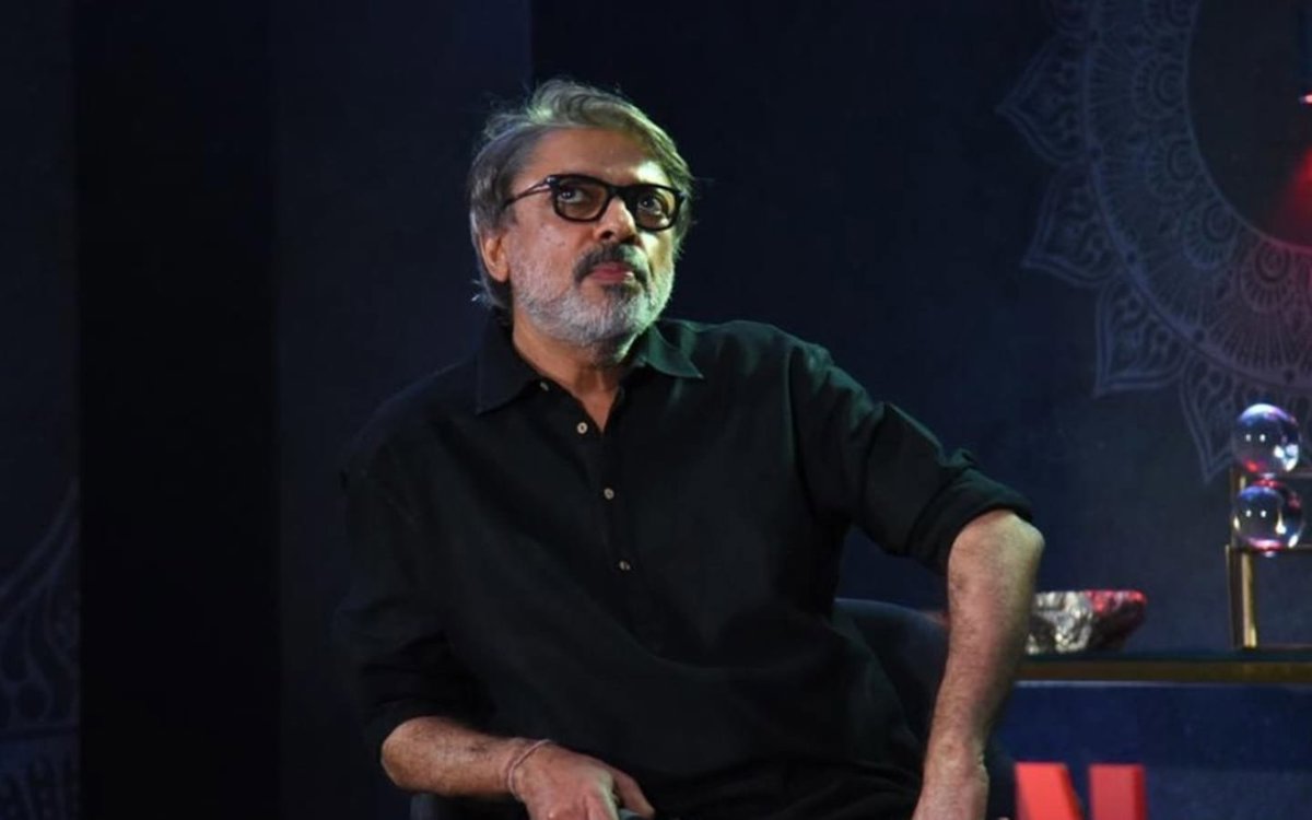 పాన్-ఇండియా జంగిల్ ఎపిక్ కోసం చేతులు కలిపిన రామ్ చరణ్ మరియు సంజయ్ లీలా భన్సాలీ