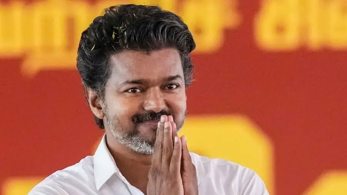 తమిళనాడు ఎన్నికల హడావుడి మధ్య క్యాబినెట్ను ధీమాగా సిద్ధం చేస్తున్న దళపతి విజయ్
