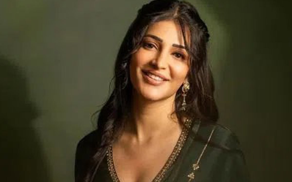 Shruti Haasan's Exit from Dacoit: Creative Differences Lead to Major Cast Change