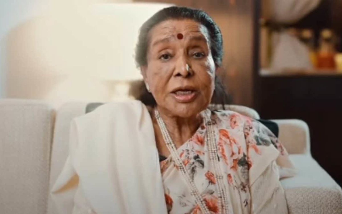 Legendary Singer Asha Bhosle Hospitalized in Critical Condition