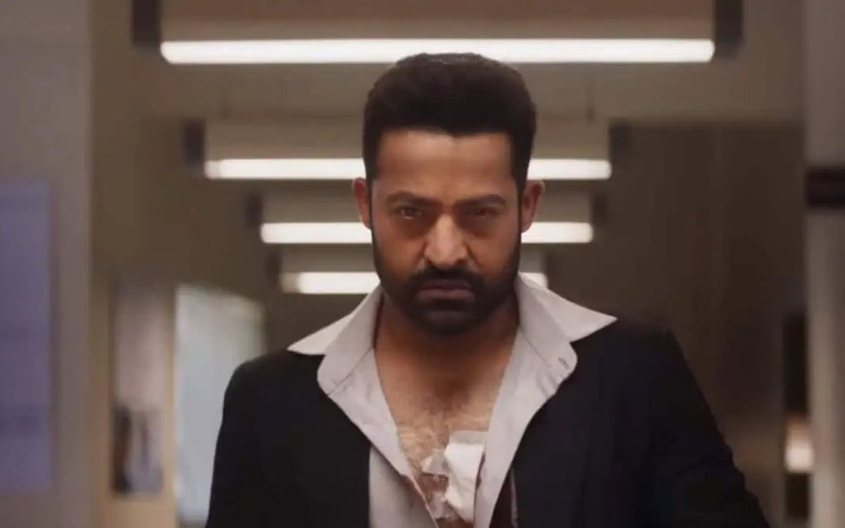 ఎన్టీఆర్ మరియు త్రివిక్రమ్ కాంబినేషన్లో మైథలాజికల్ ఎపిక్.. పుట్టినరోజున ప్రకటనకు సిద్ధం