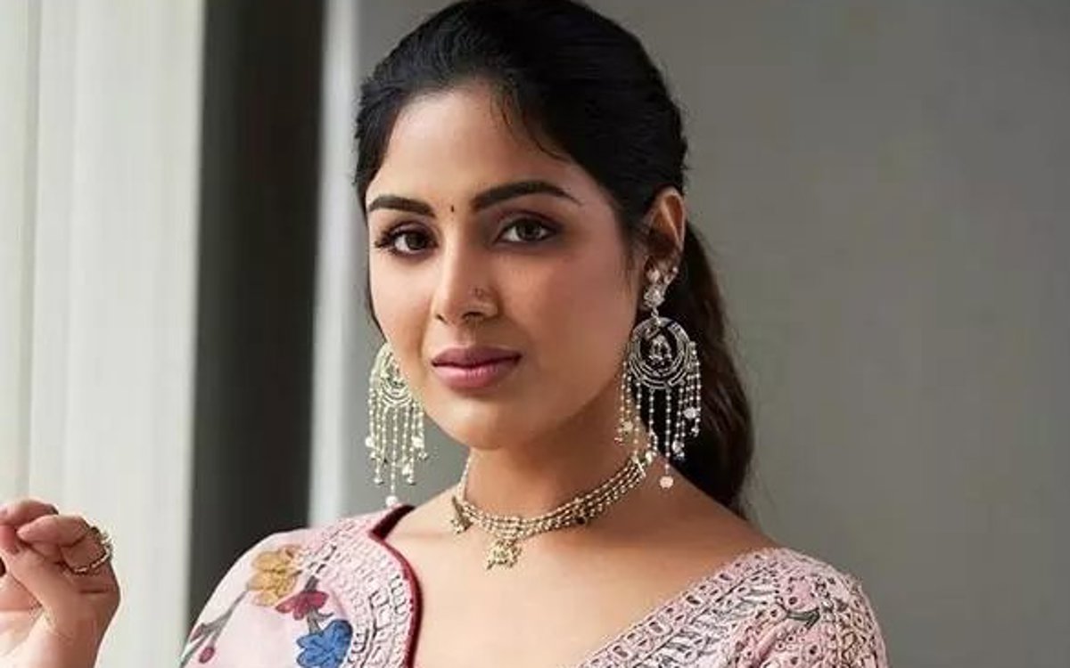 Samyuktha Wraps Gruelling Schedule for The Black Gold Amid Scorching Heat