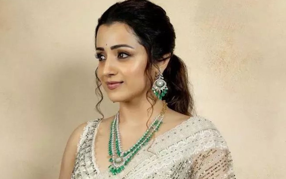 Trisha’s Next Move: Film Exit Rumours, Vijay Link, & Political Buzz