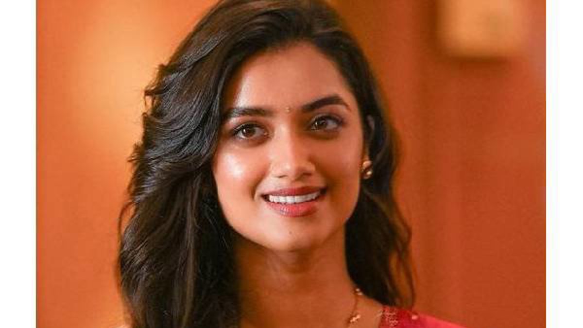 Bhagyashri Borse Ups Her Fee After Lenin Success, Telugu Films Top Priority