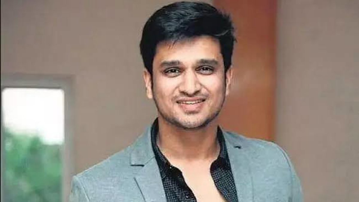 Nikhil Supports Bhimavaram School Kids, Champions Education With Swayambhu Spirit