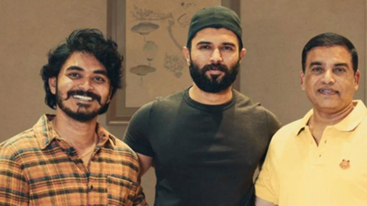 రౌడీ జనార్దన దర్శకుడికి విజయ్ దేవరకొండ హృదయపూర్వక పుట్టినరోజు శుభాకాంక్షలు