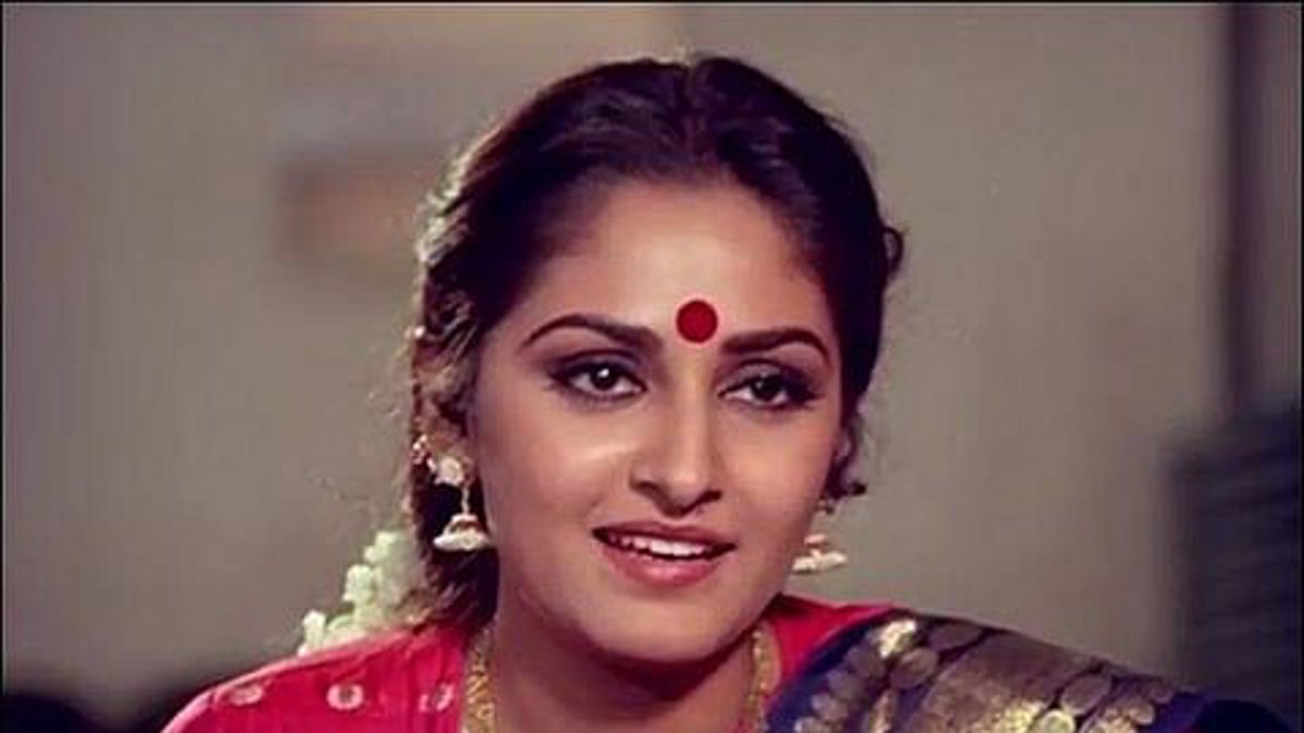 ఫౌజీలో ప్రభాస్ తల్లిగా నటిస్తున్న జయప్రద