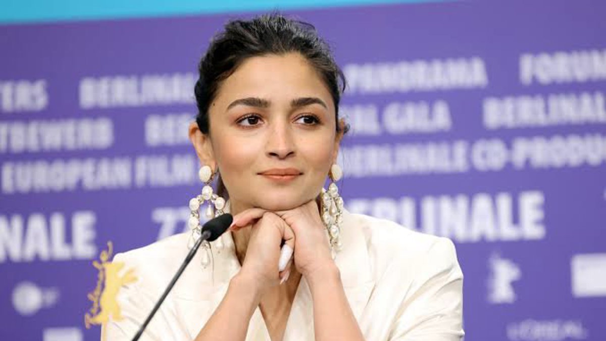 Alia Bhatt Tops Bollywood Brand Charts, Overtakes Deepika & Rashmika
