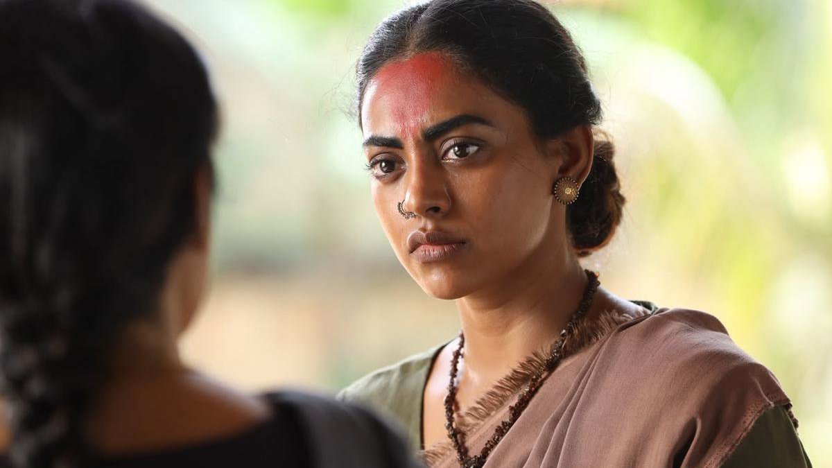 అగాధలో మెరిసిన కామాక్షి భాస్కర్ల, కానీ ఆకట్టుకోలేకపోయిన హారర్ థ్రిల్లర్