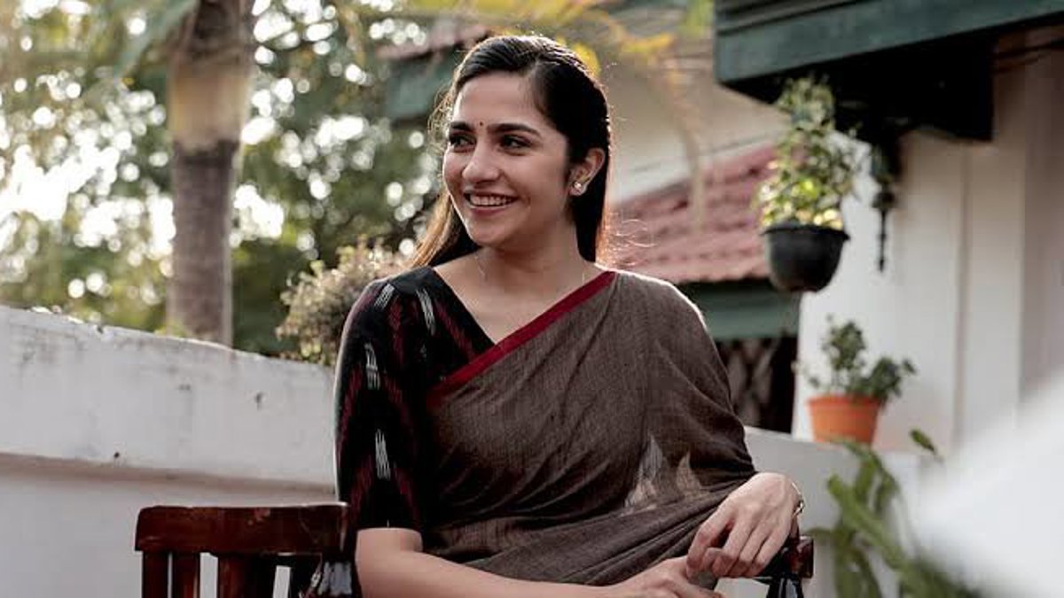 ఏ.ఆర్. రెహమాన్ నిర్మాణంలో పి. సుశీల బయోపిక్లో రుక్మిణి వసంత్?