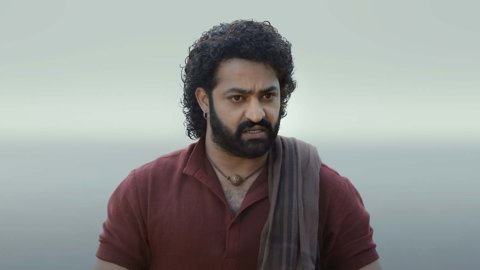 జూనియర్ ఎన్టీఆర్, కొరటాల శివ ఇతర ప్రాజెక్టులతో బిజీ కావడంతో 'దేవర 2' భవితవ్యంపై సందిగ్ధత