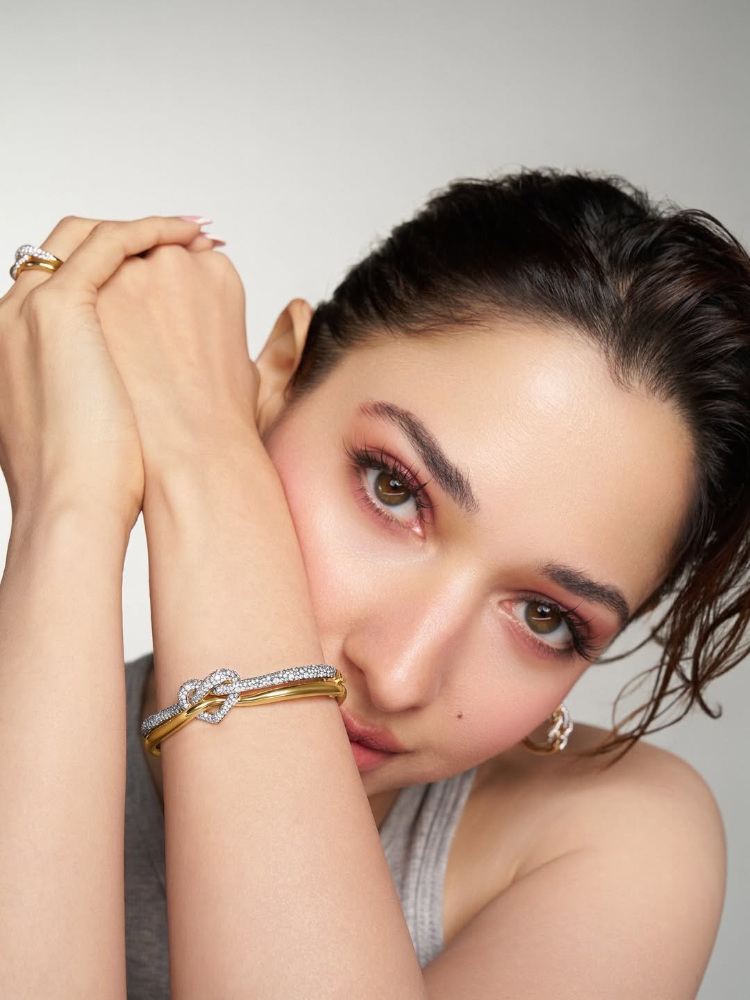 Tamannaah posing with The Heart Knot - 1