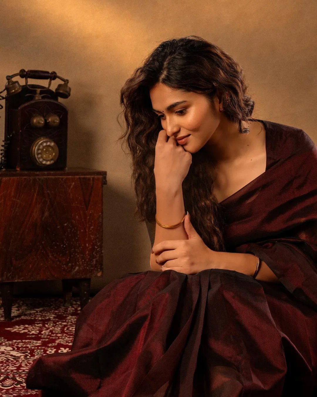 Kayadu Lohar Stuns in Classic Black Saree – Elegance Redefined! - 1