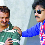 బండ్ల గణేష్ కుమార్తె జనని గ్రాండ్ హైదరాబాద్ వివాహానికి హాజరైన పవన్ కళ్యాణ్